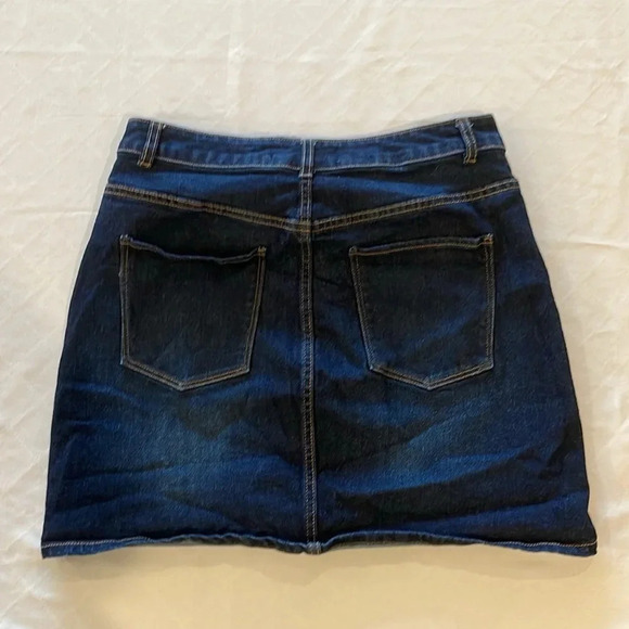 Harper Jean Demi Skirt medium Excellent condition EUC - Picture 4 of 4